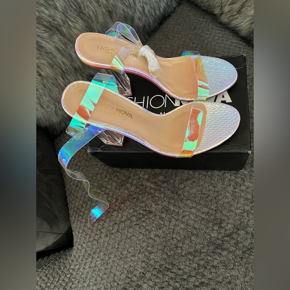 Fashionnova Glass slipper iridescent - Picture 4 of 5
